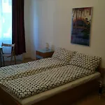 Hostal Caterina Private And Budapest
