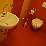 Hostal Caterina Private And Budapest