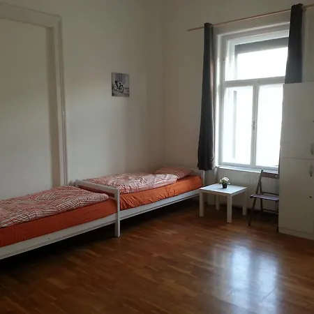 Caterina Private And * Budapest