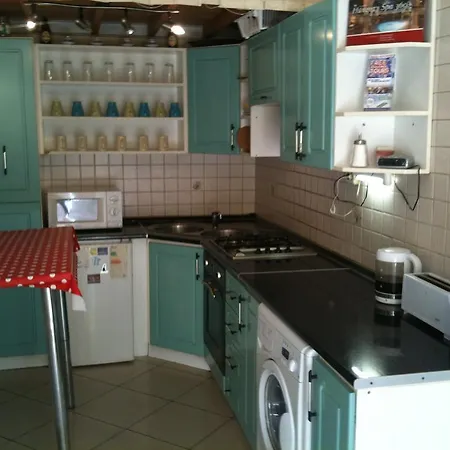 Caterina Private And Hostel
