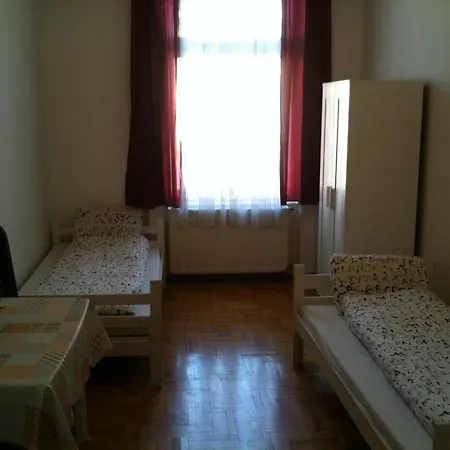 Caterina Private And Hostel