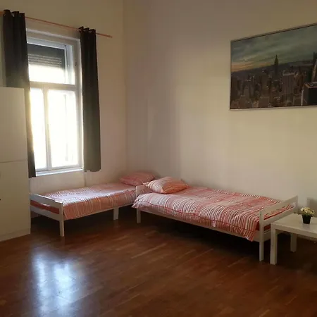 Caterina Private And * Budapest