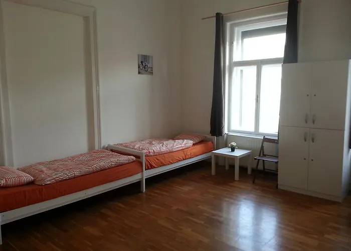 Caterina Private And * Budapest