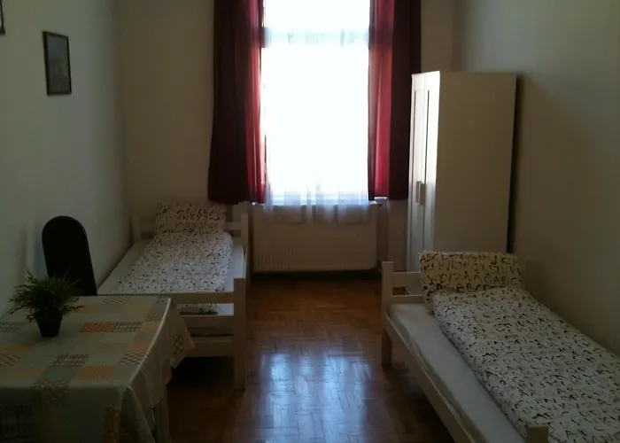 Caterina Private And Ostello