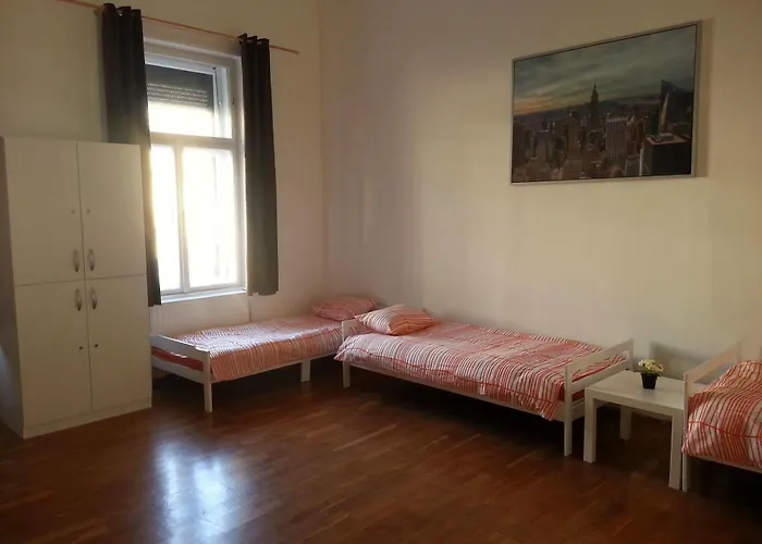 Caterina Private And * Budapest
