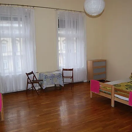 Caterina Private And אכסניה