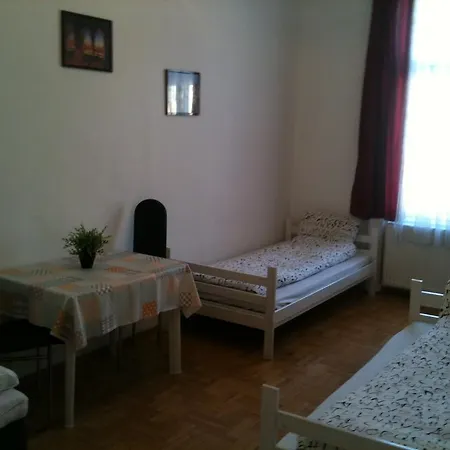 Caterina Private And Хостел Будапешт